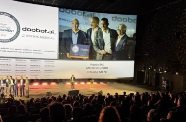 bots.blog Boston Medical Gana el Premio Engagement 2025 con la IA de doobot.ai
