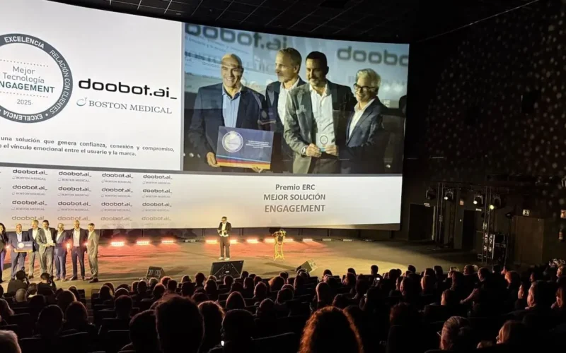 bots.blog Boston Medical Gana el Premio Engagement 2025 con la IA de doobot.ai